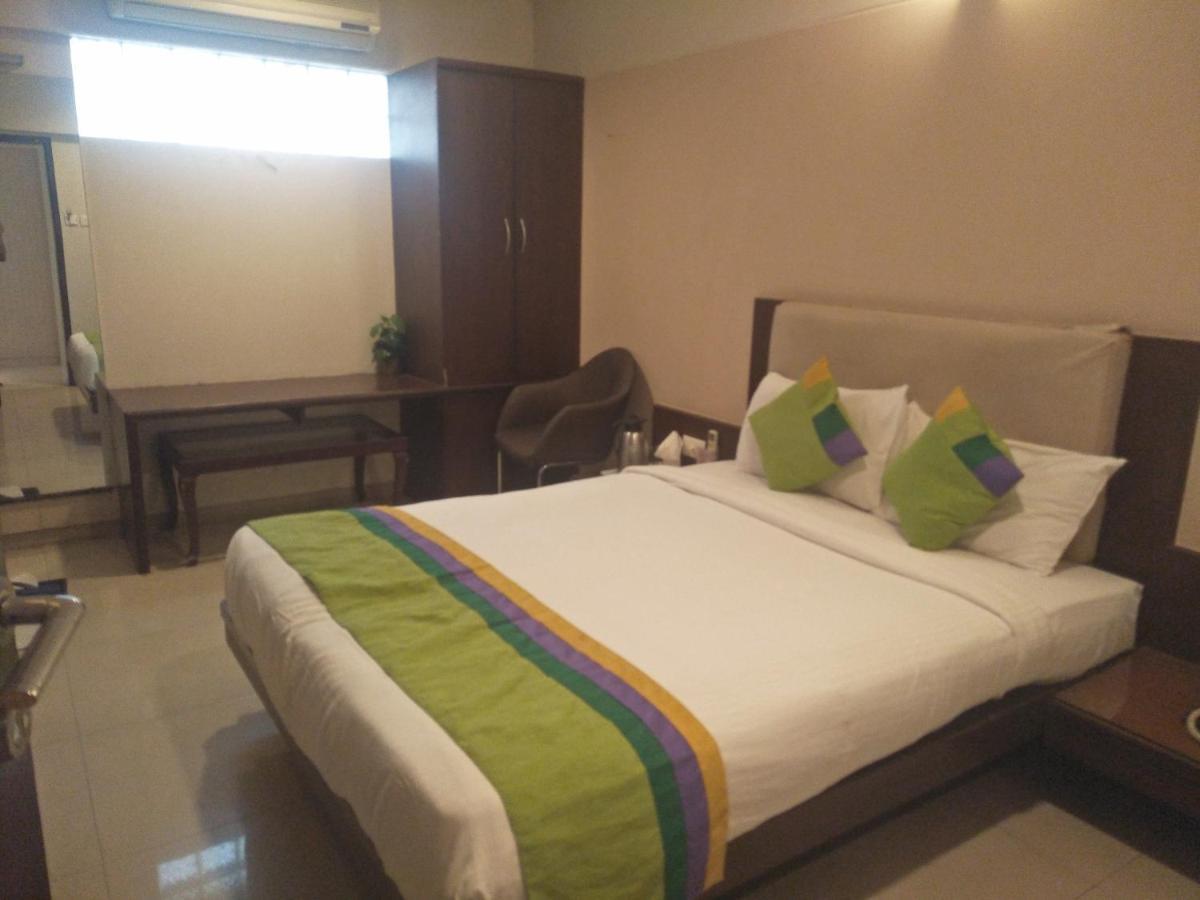 Treebo Trend Hotel Basera Pune Extérieur photo