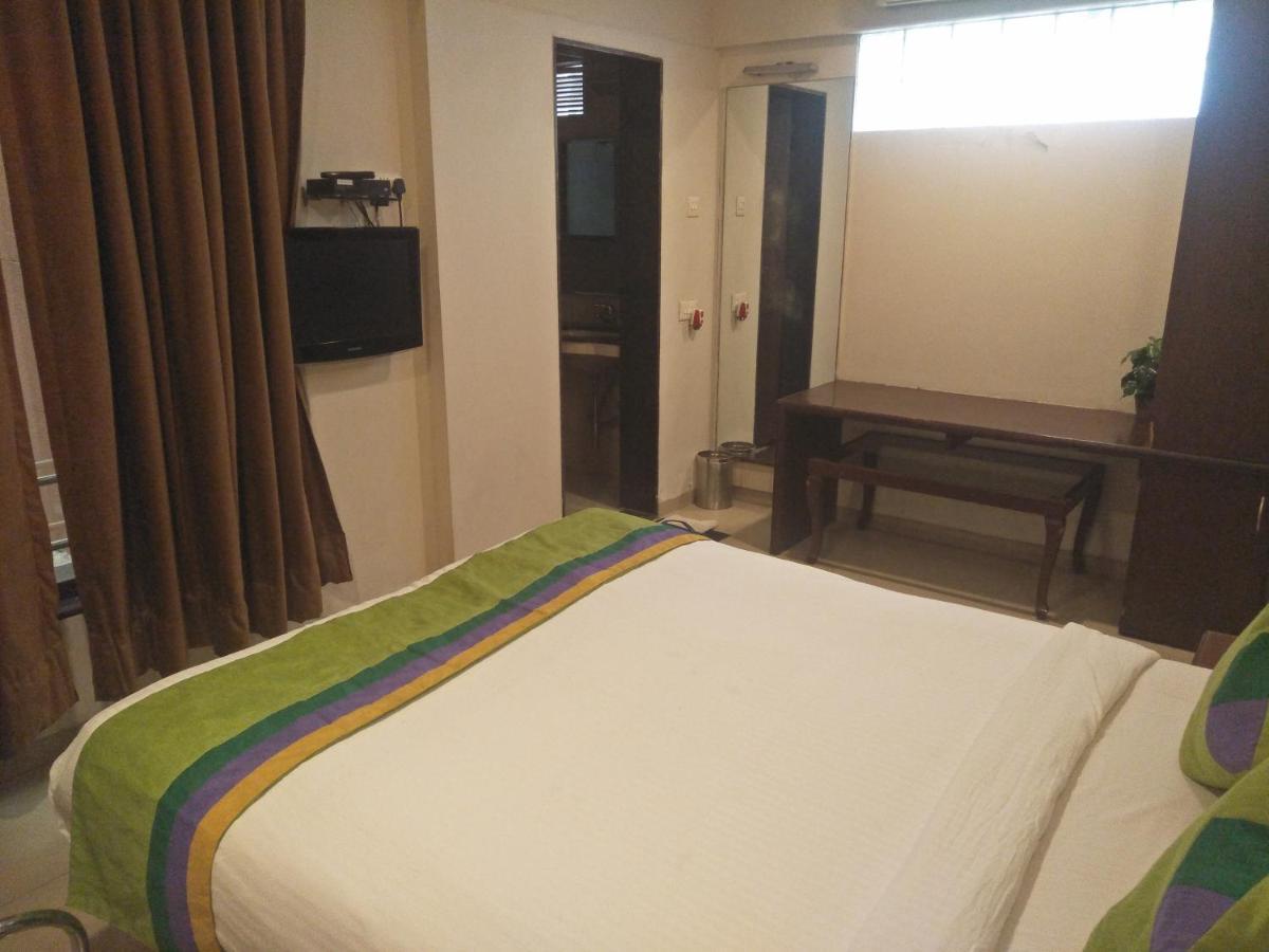 Treebo Trend Hotel Basera Pune Extérieur photo