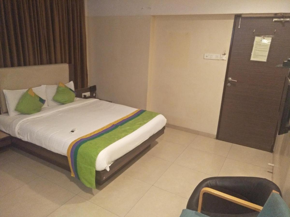 Treebo Trend Hotel Basera Pune Extérieur photo
