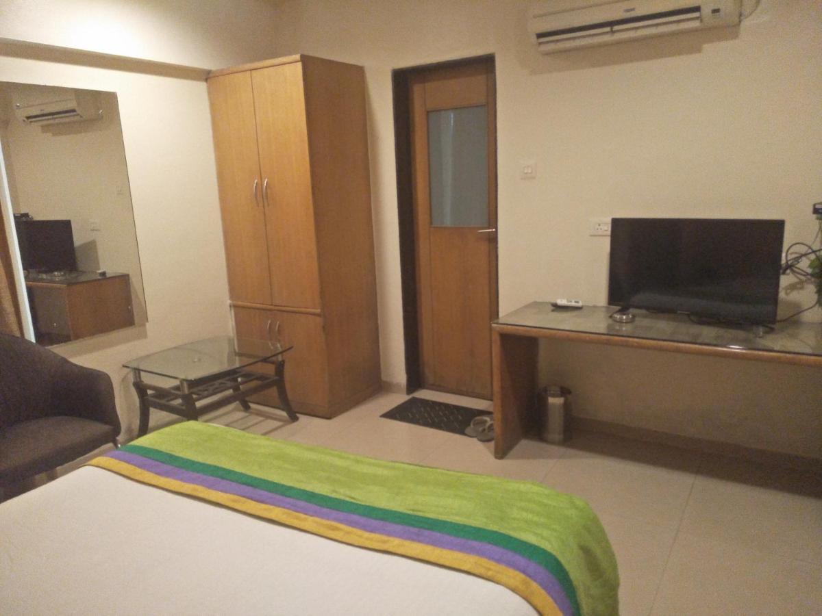 Treebo Trend Hotel Basera Pune Extérieur photo