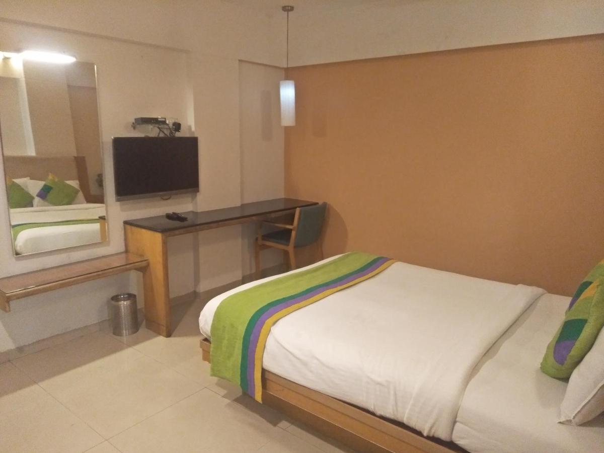 Treebo Trend Hotel Basera Pune Extérieur photo