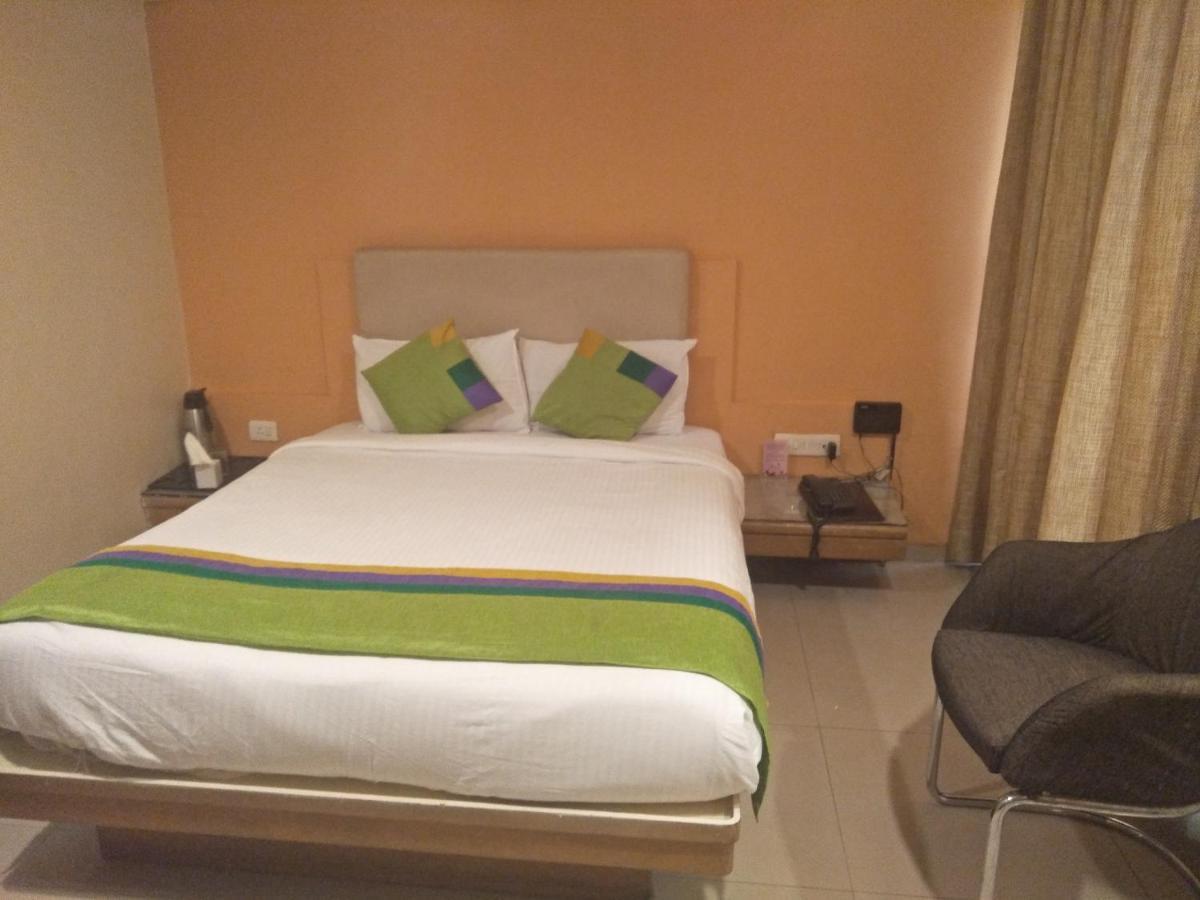 Treebo Trend Hotel Basera Pune Extérieur photo