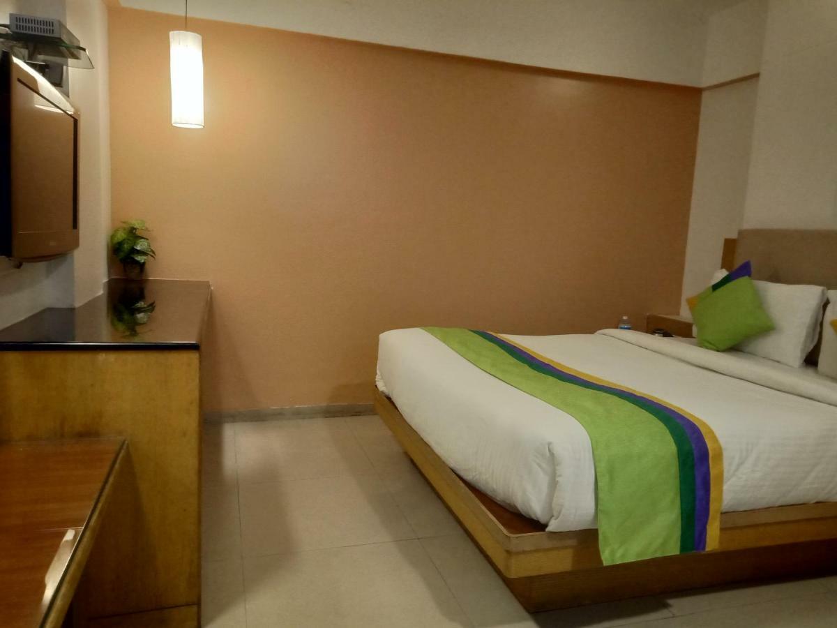 Treebo Trend Hotel Basera Pune Extérieur photo