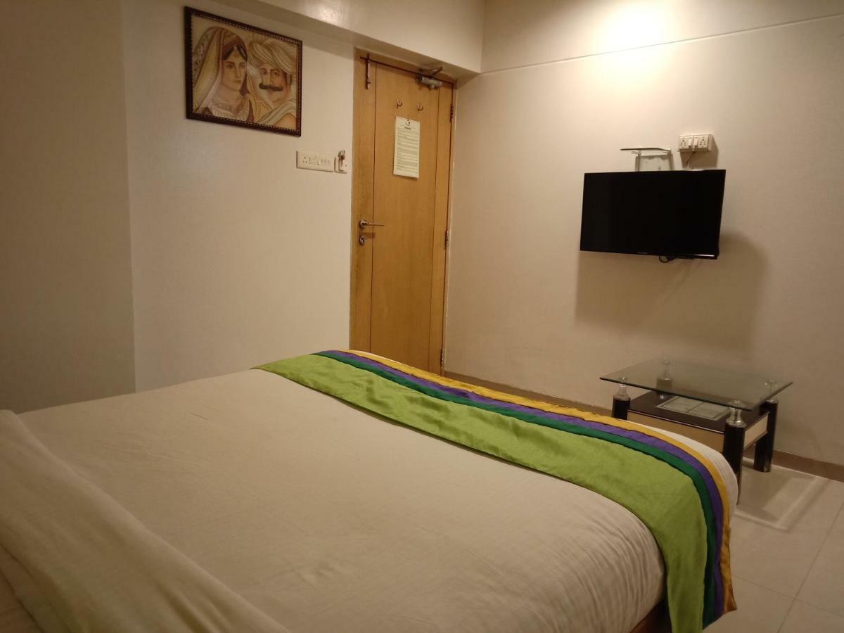 Treebo Trend Hotel Basera Pune Extérieur photo