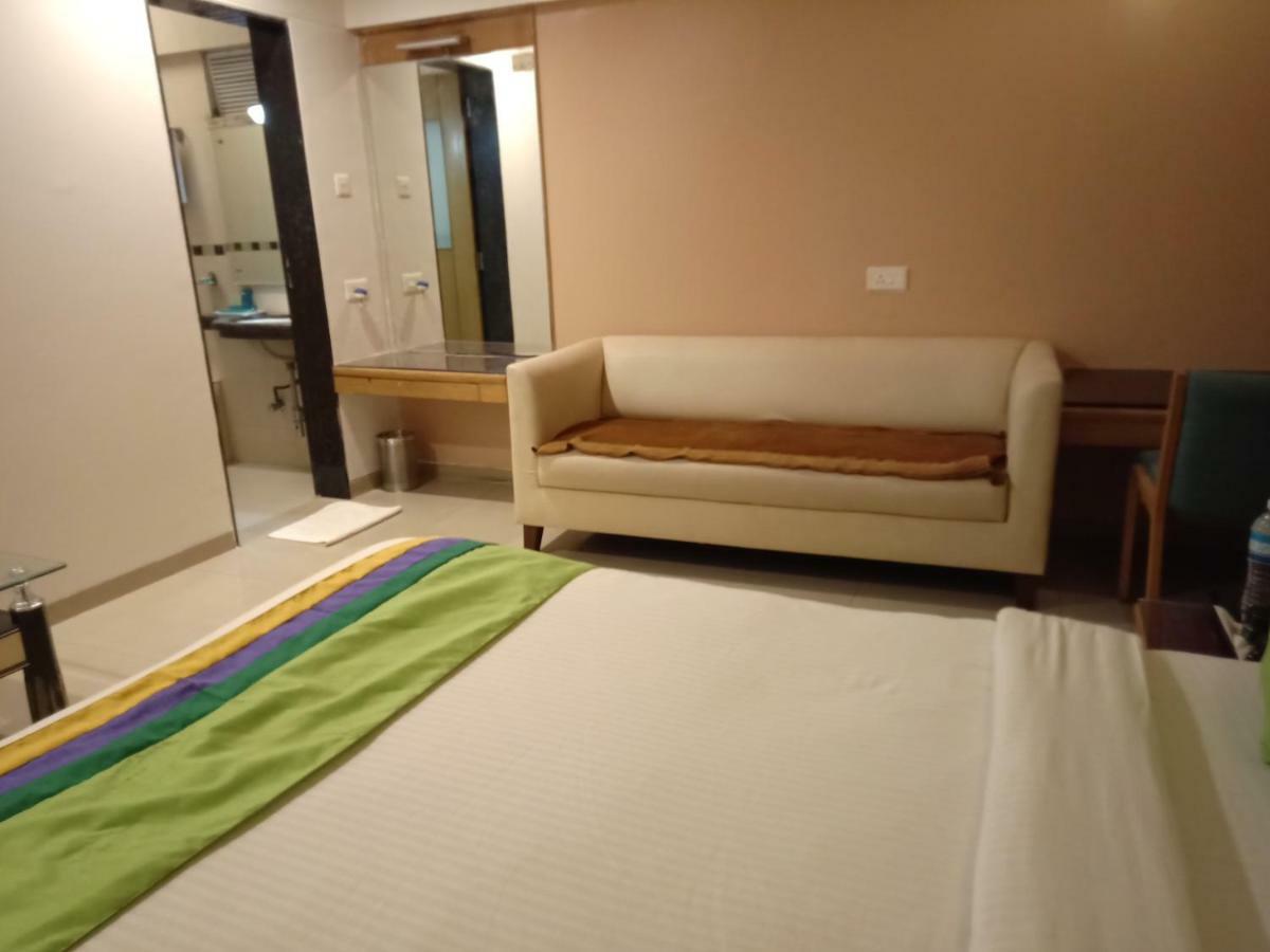 Treebo Trend Hotel Basera Pune Extérieur photo