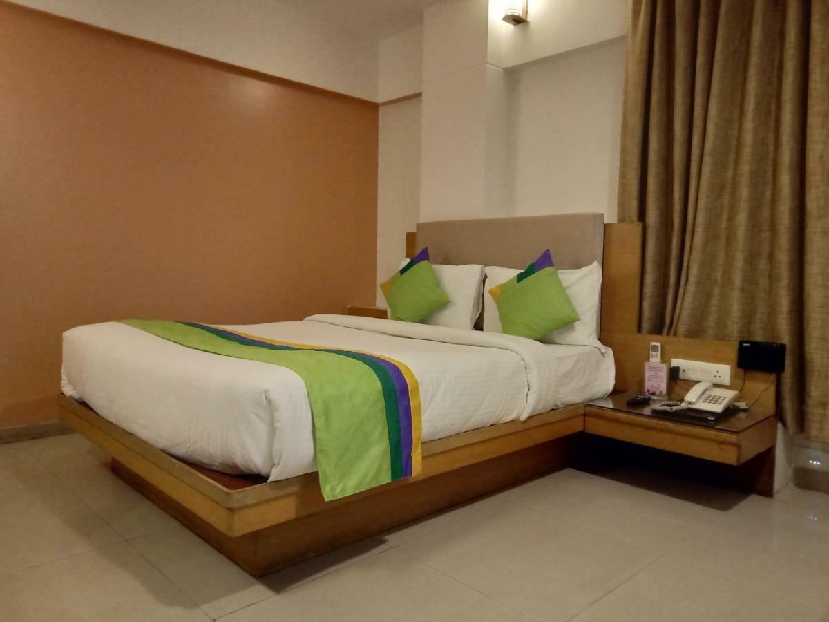 Treebo Trend Hotel Basera Pune Extérieur photo