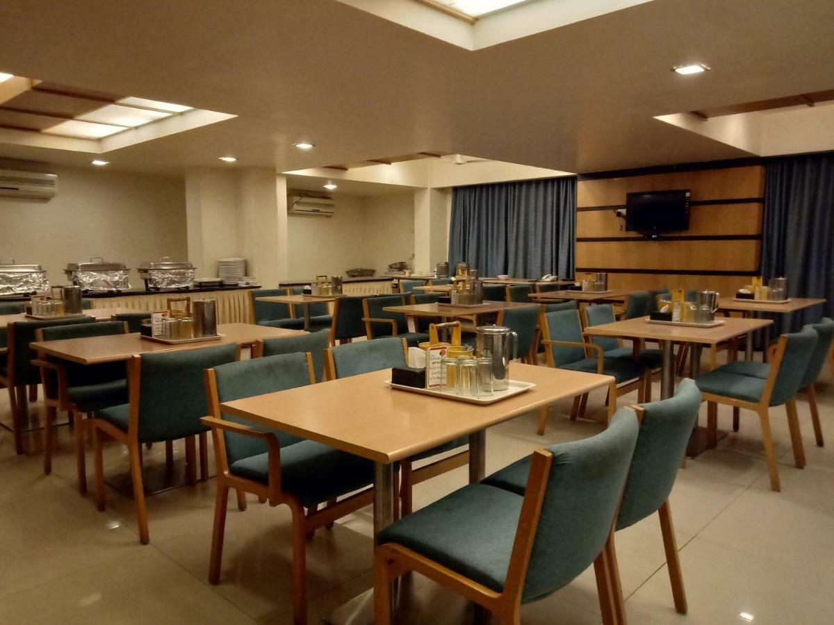 Treebo Trend Hotel Basera Pune Extérieur photo