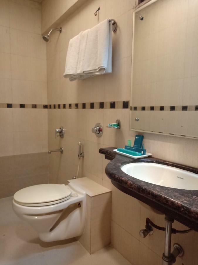 Treebo Trend Hotel Basera Pune Extérieur photo