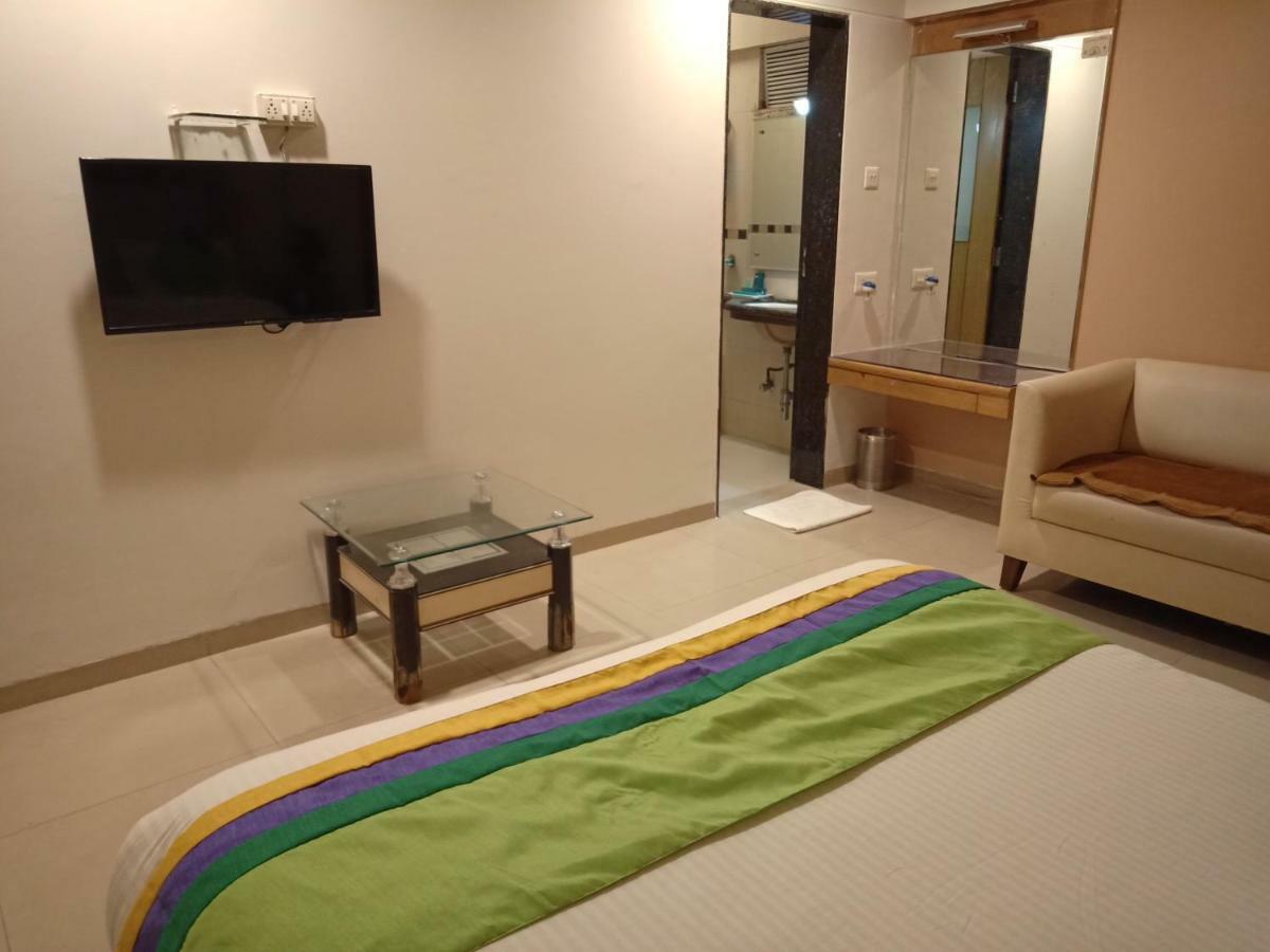 Treebo Trend Hotel Basera Pune Extérieur photo
