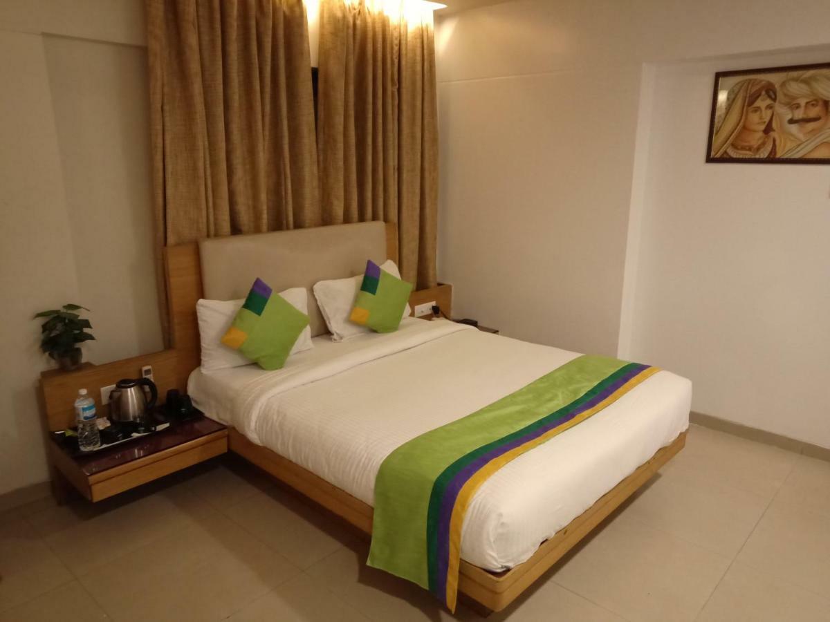 Treebo Trend Hotel Basera Pune Extérieur photo